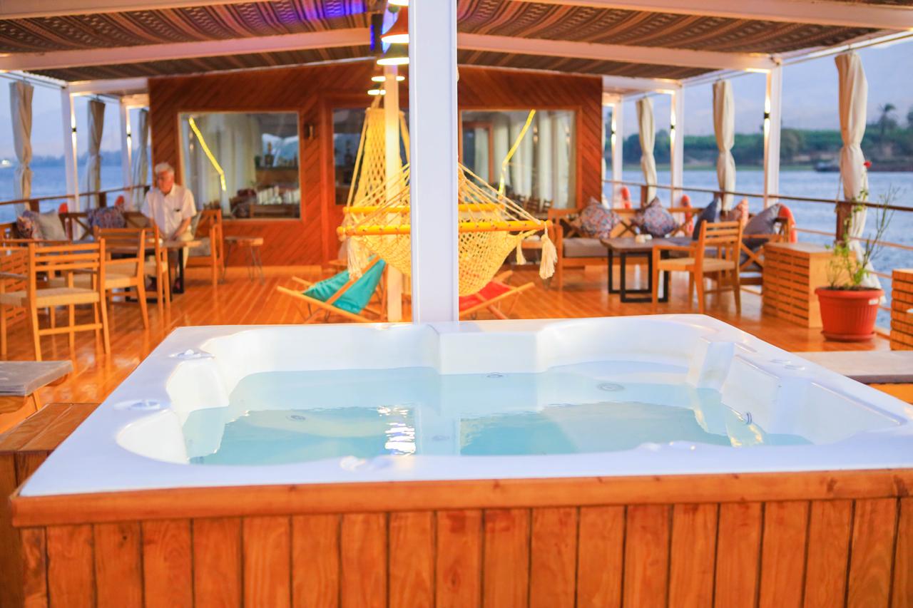 Jacuzzi